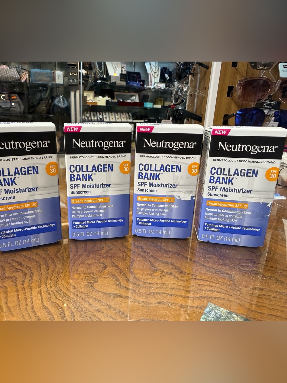 Neutrogena Collagen Bank SPF Moisturizer - White/Blue/Orange